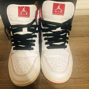 Jordan 1 Mid